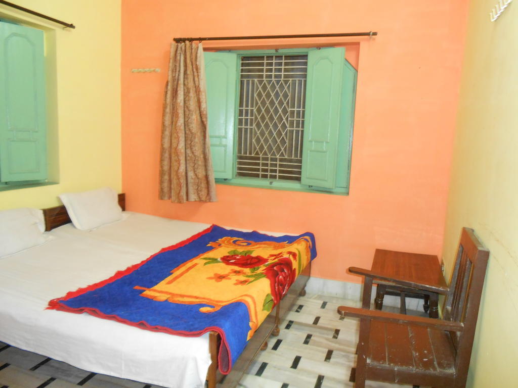 Elvis Guest House Βαρανάσι Δωμάτιο φωτογραφία