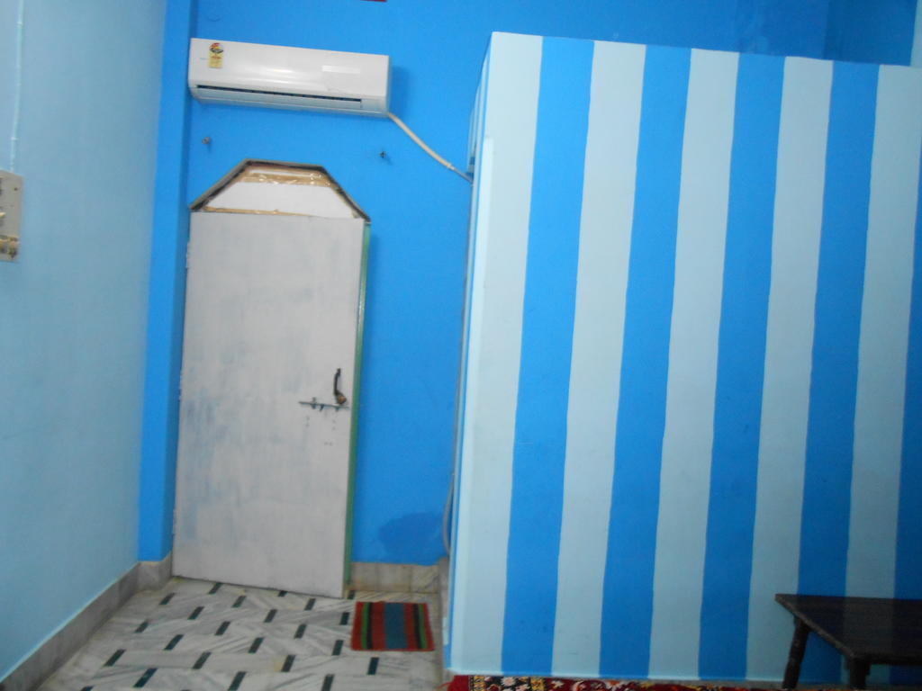 Elvis Guest House Βαρανάσι Δωμάτιο φωτογραφία
