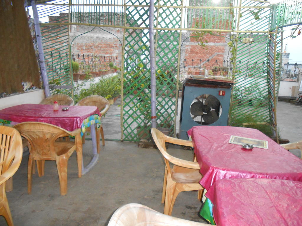 Elvis Guest House Βαρανάσι Εξωτερικό φωτογραφία